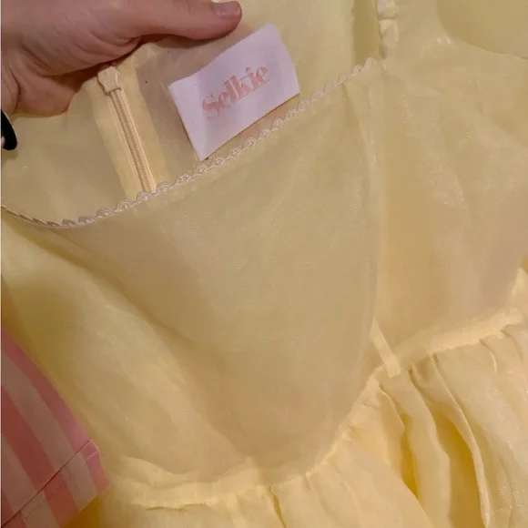 Selkie the baby banana puff dress - Picture 3 of 6